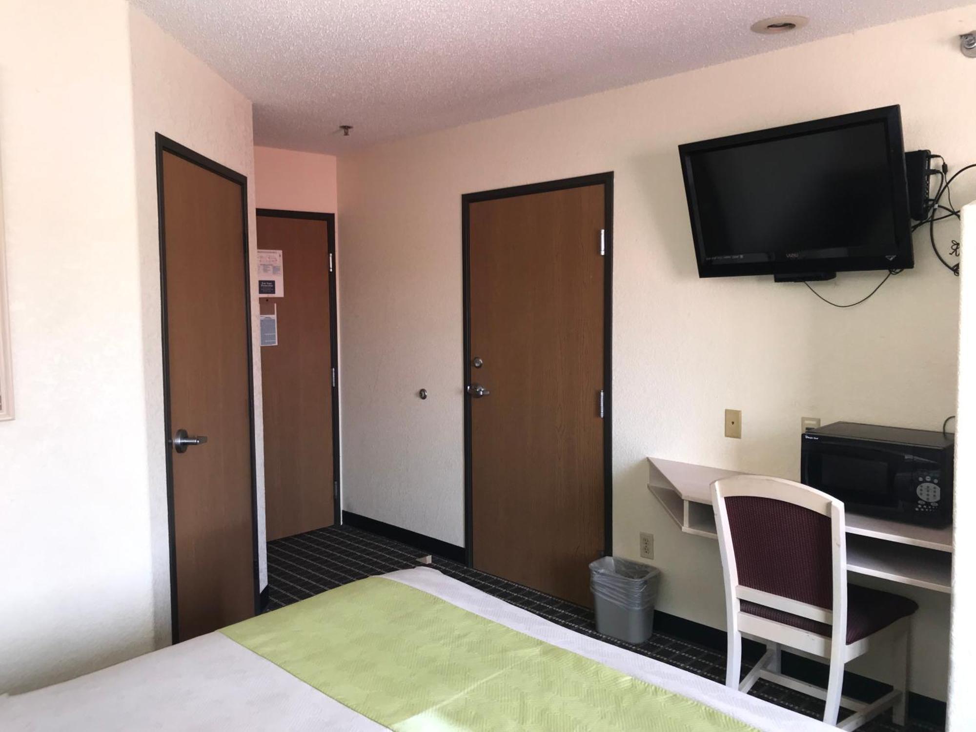Chadron Inn & Suites Exterior photo
